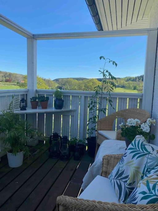 Apartment Right Next To The Golf Course And With The Ocean Just Around The Corner Ljungskile Exterior photo